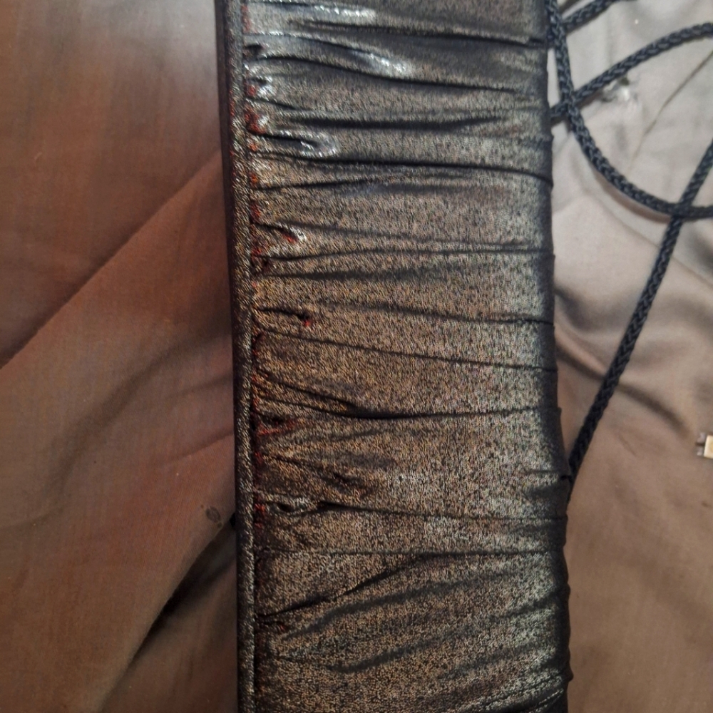 Vintage la regale evening bag with snap closure